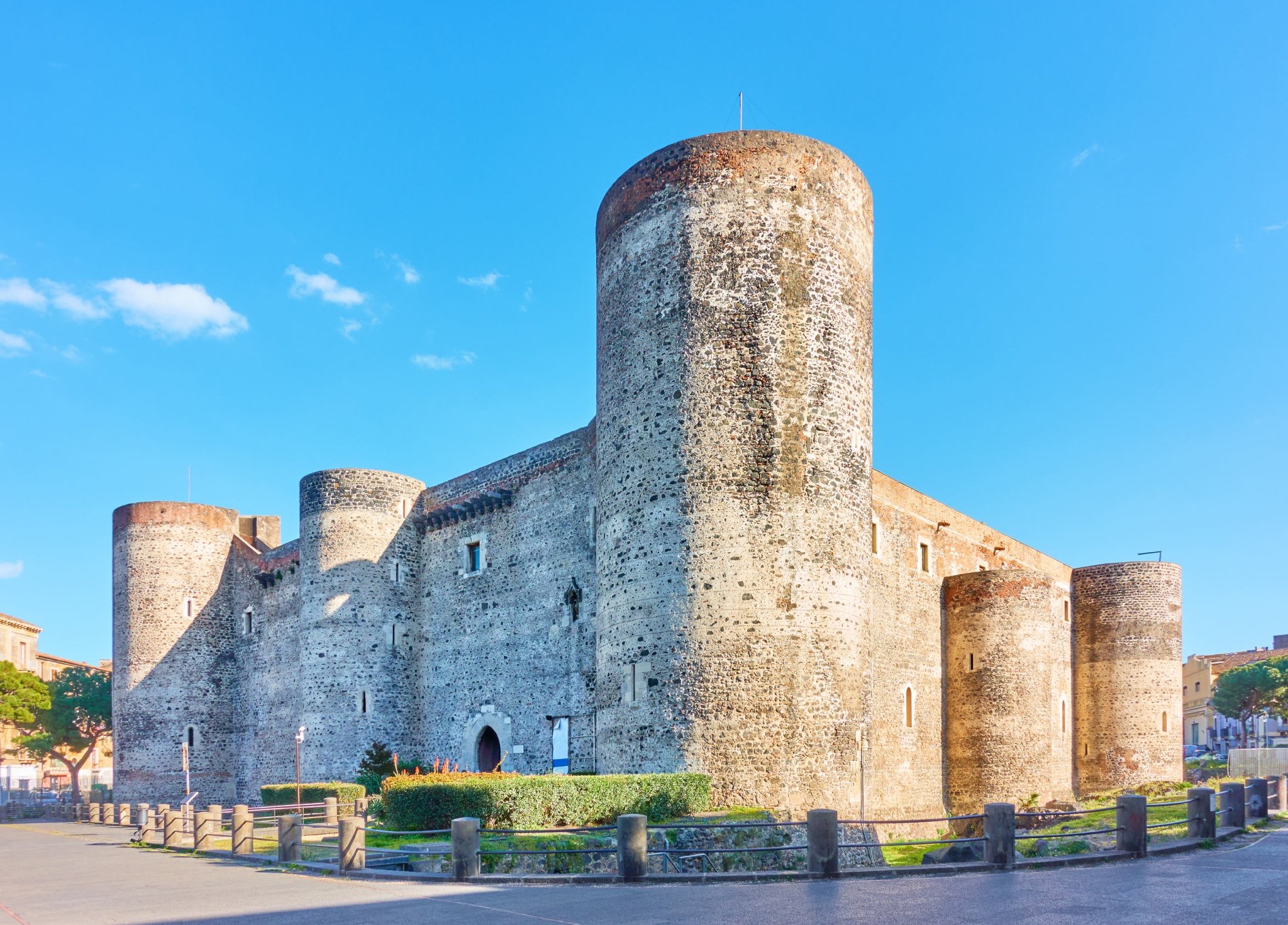 🏰 우르시노 성 (카스텔로 우르시노)